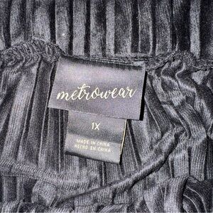 Metrowear Black Midi Skirt